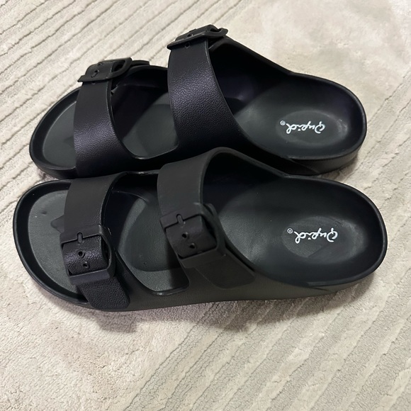 Cupid Sandals New with box! - Picture 2 of 6